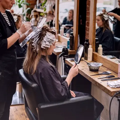 Vogel Horn – Wie pflege ich Balayage-Haar richtig?